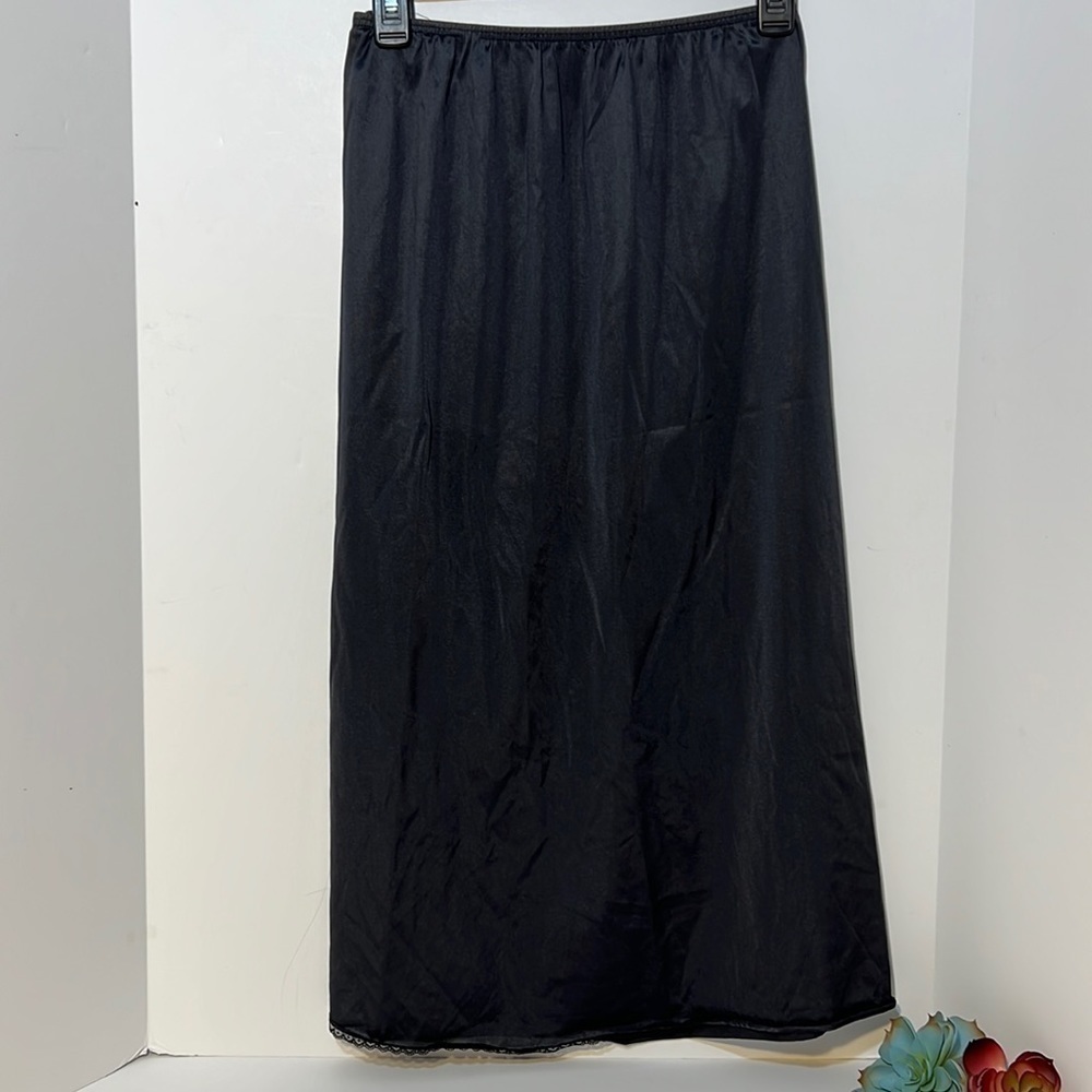 Vassarette Black Slip Size Medium